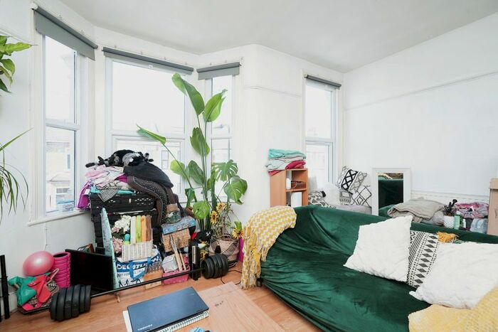 1 Bedroom Flat To Rent In Claude Road, London, E10