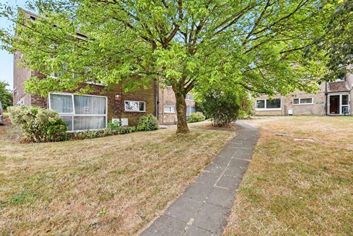 2 Bedroom Flat For Sale In Lone Pine Court, Brixworth, Northampton, Northamptonshire, NN6