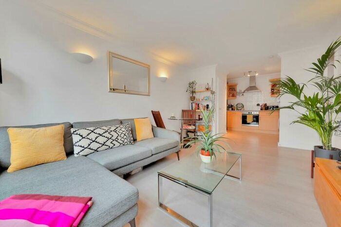 1 Bedroom Flat To Rent In , Stoke Newington High Street, Stoke Newington, N16