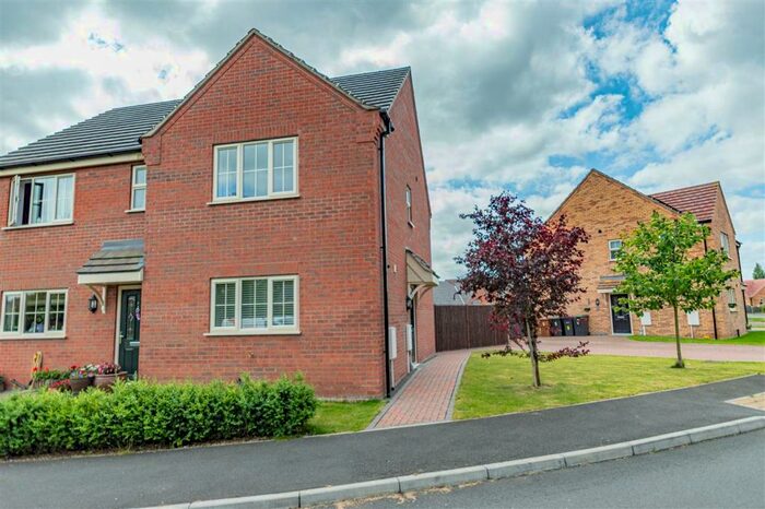 Semi-Detached House To Rent In Sessile Crescent, NG34