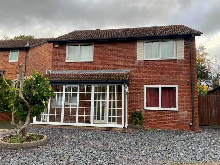 4 Bedroom Detached House To Rent In Framefield Drive, Solihull, B91