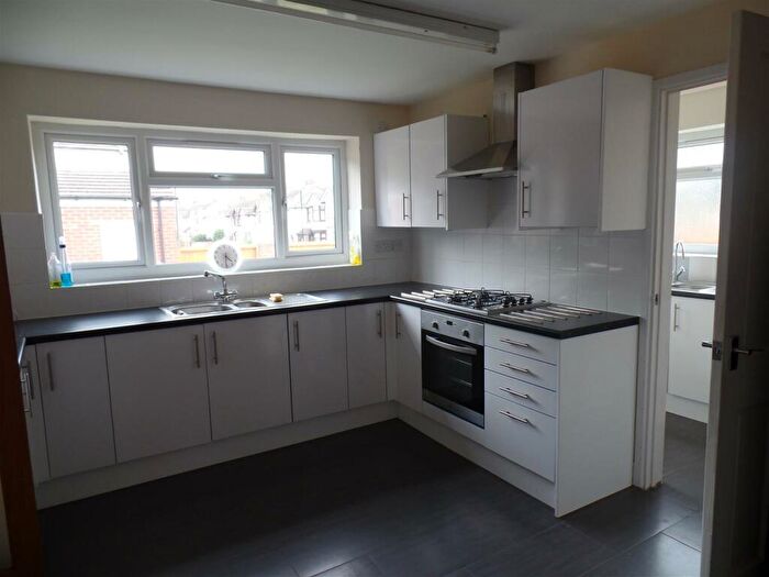 5 Bedroom House To Rent In Templar Avenue, Tile Hill, Coventry, CV4