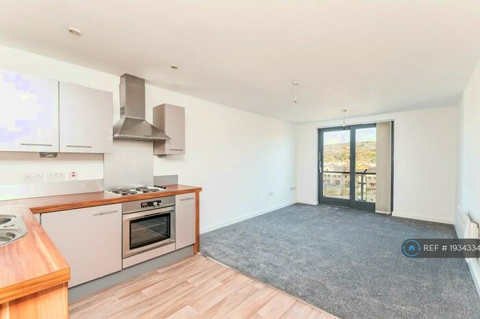 1 Bedroom Flat To Rent In Kassapians, Baildon, Shipley, BD17