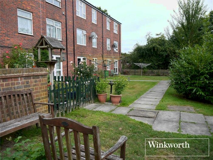 1 Bedroom Flat To Rent In Hunter Walk, Borehamwood, Hertfordshire, WD6