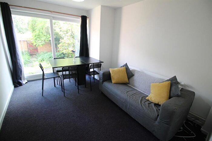 5 Bedroom House To Rent In Harlaxton Walk, Nottingham, NG3