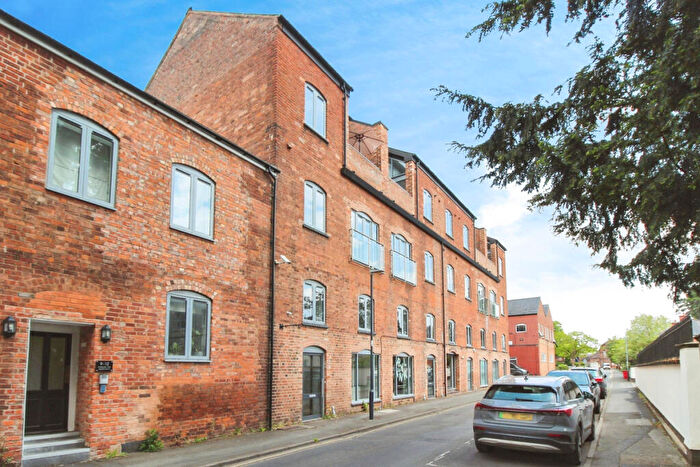 2 Bedroom Apartment For Sale In Nelson Dale, Warwick, CV34