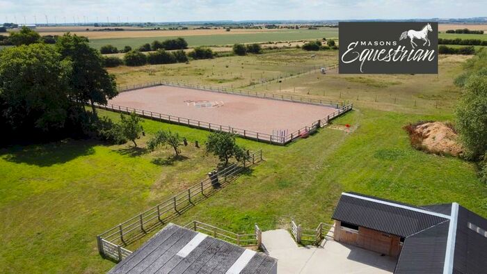 4 Bedroom Detached House For Sale In Equestrian Property, Grainthorpe. Louth, LN11