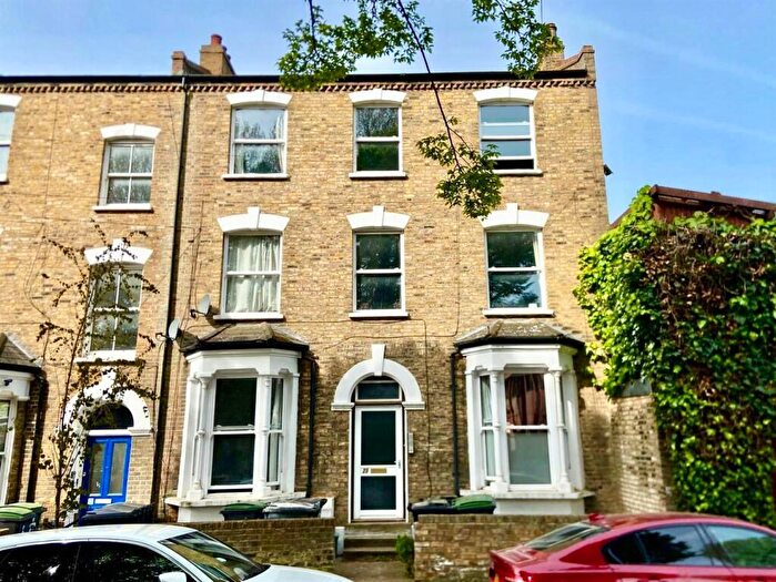 5 Bedroom End Of Terrace House To Rent In Ennis Road, London, N4