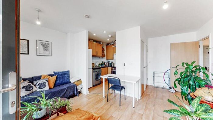 1 Bedroom Flat For Sale In Harrow Road, College Park, London, NW10