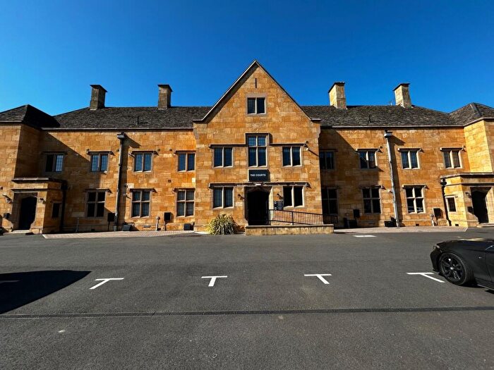2 Bedroom Apartment For Sale In Warwick Road, Banbury, Oxfordshire, OX16