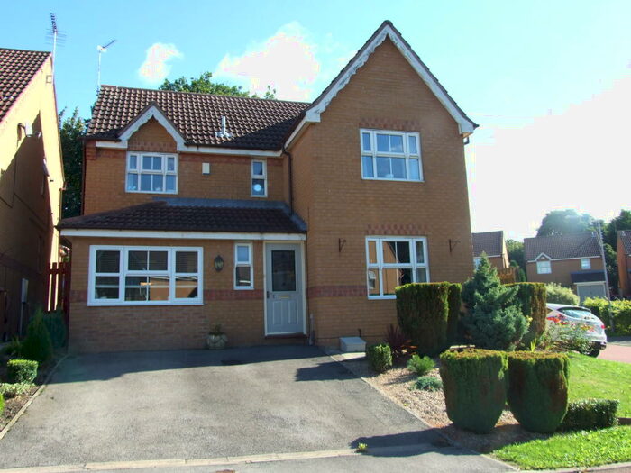 4 Bedroom House To Rent In Kedleston Close, Huthwaite, NG17