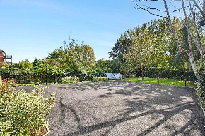 2 Bedroom Apartment For Sale In West Wycombe Road, High Wycombe, Buckinghamshire, HP12