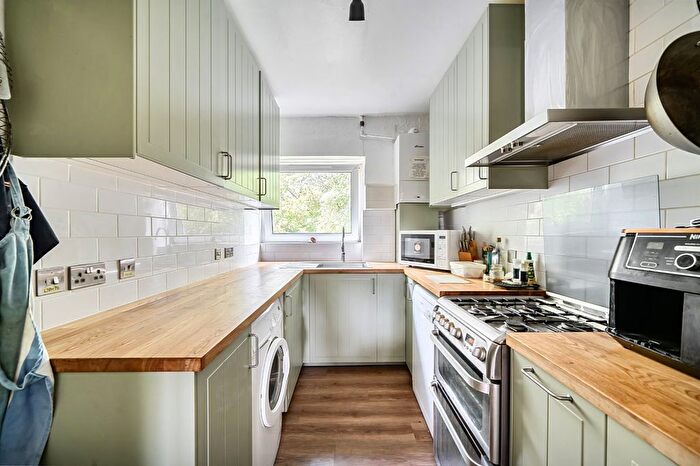 2 Bedroom Flat For Sale In South End Close, South End Green, London, NW3