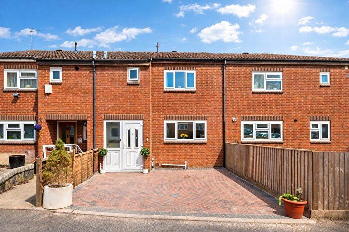3 Bedroom Terraced House For Sale In Barton Village Road, Oxford, OX3