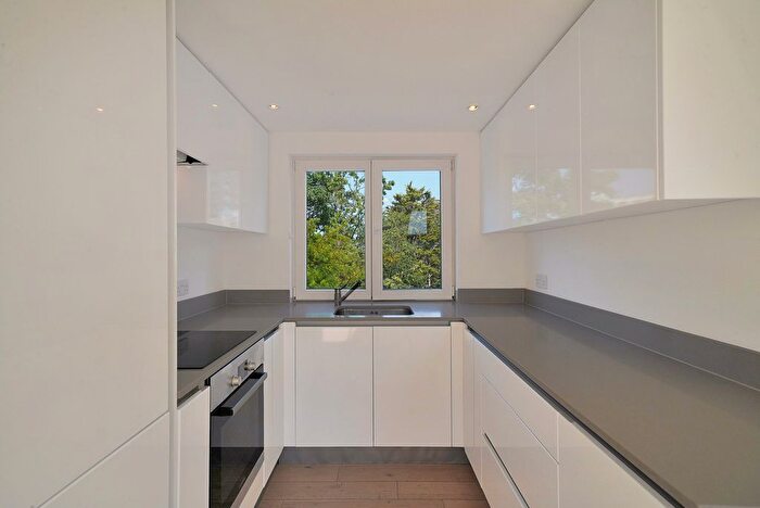1 Bedroom Flat For Sale In Brougham Road, Acton, London, W3
