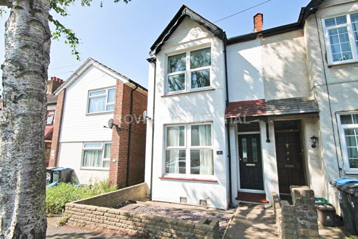 3 Bedroom End Of Terrace House To Rent In George Road, New Malden, KT3