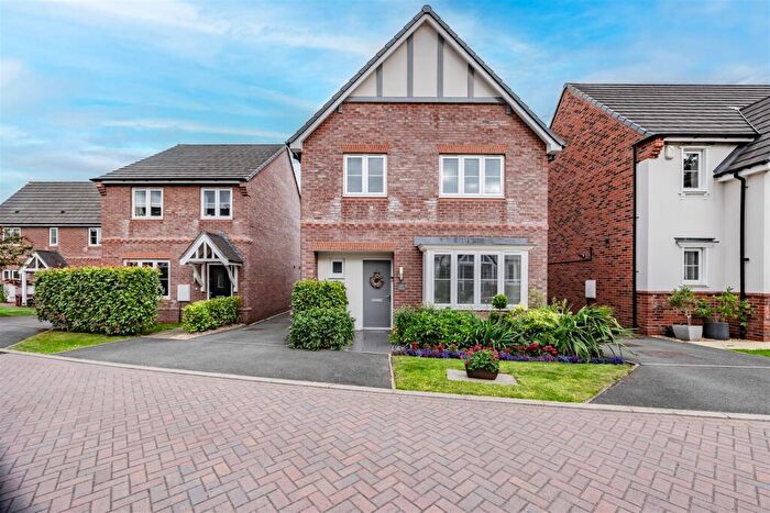 4 Bedroom Detached House For Sale In The Oaks, Davenham, CW9