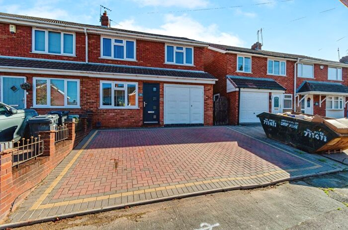 3 Bedroom Semi-detached House For Sale In Bridge Avenue, Walsall, Staffordshire, WS6