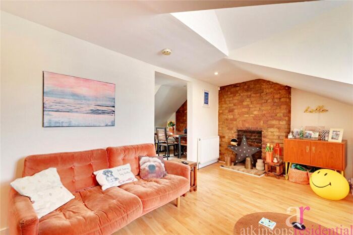 2 Bedroom Apartment For Sale In Lancaster Road, Enfield, Middlesex, EN2