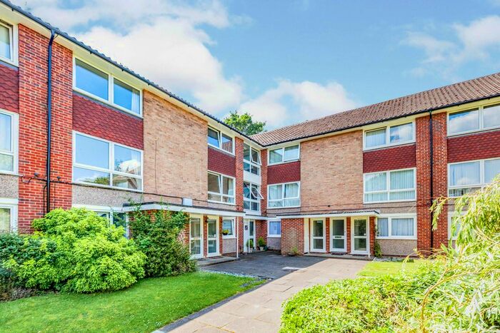 2 Bedroom Flat To Rent In Fernley Court, Fernley Court, Maidenhead, SL6