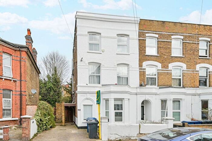 2 Bedroom Flat To Rent In Essex Road, Acton, London, W3