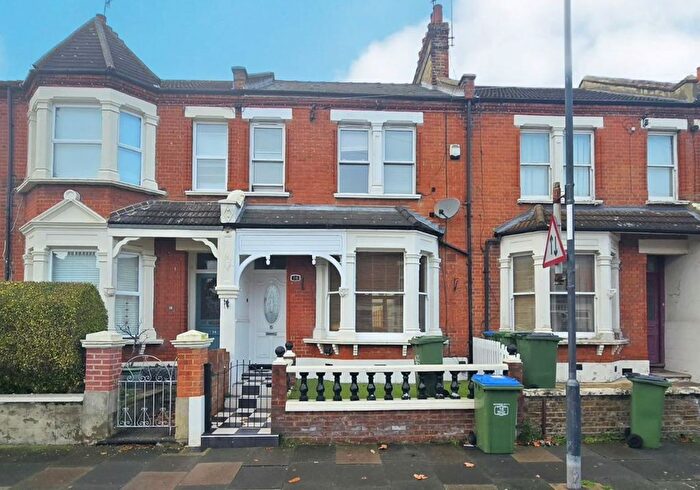 3 Bedroom Terraced House For Sale In Macoma Terrace, Plumstead, London, SE18