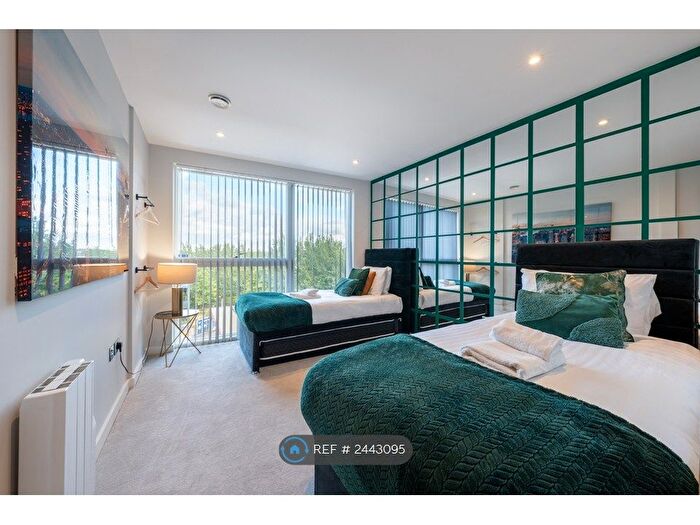 2 Bedroom Flat To Rent In Gladstone Park Gardens, London, NW2