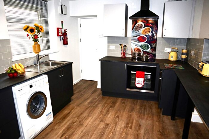 4 Bedroom Terraced House To Rent In St Helens Avenue, Swansea, SA1