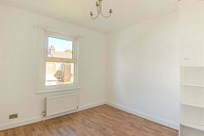 2 Bedroom Apartment To Rent In Nova Road, Croydon, CR0