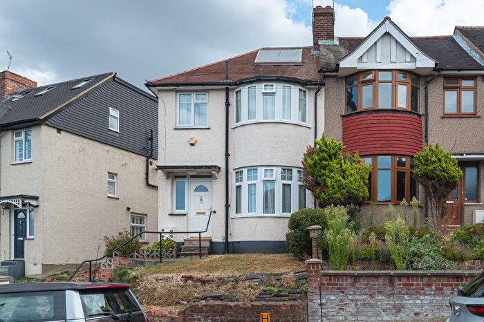 3 Bedroom End Of Terrace House For Sale In Ankerdine Crescent, Shooters Hill, London, SE18