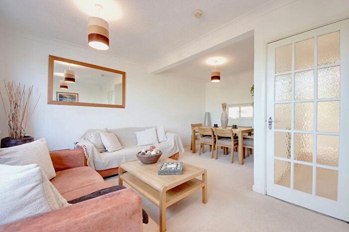 3 Bedroom Town House For Sale In Springfield, Bushey, WD23