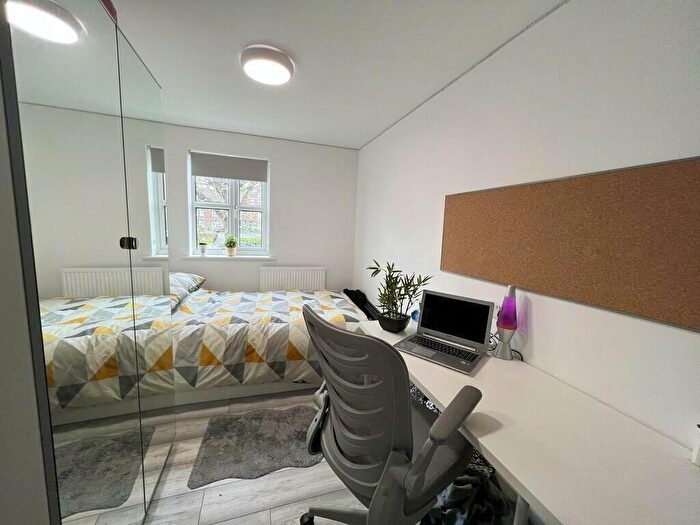1 Bedroom Terraced House To Rent In Rooms Available In Modern -Bed House – Denison Court, NG7