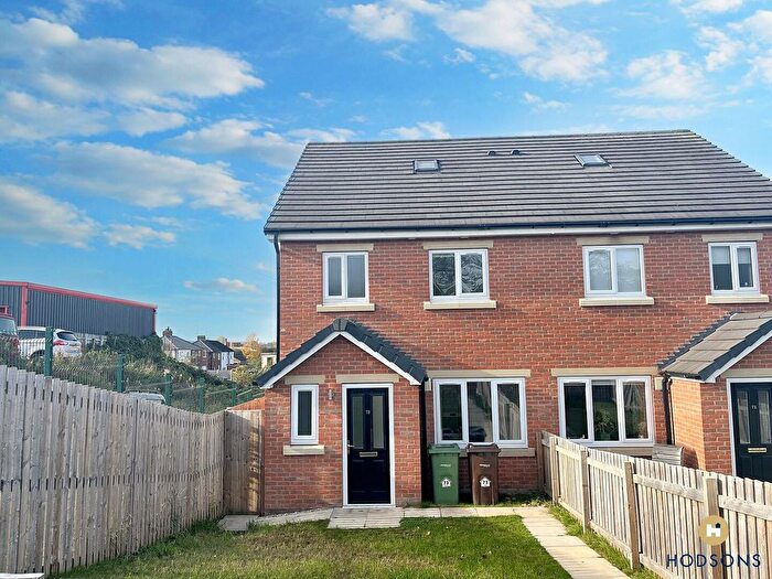 4 Bedroom Semi Detached House To Rent In Barnes Road, Castleford, WF10