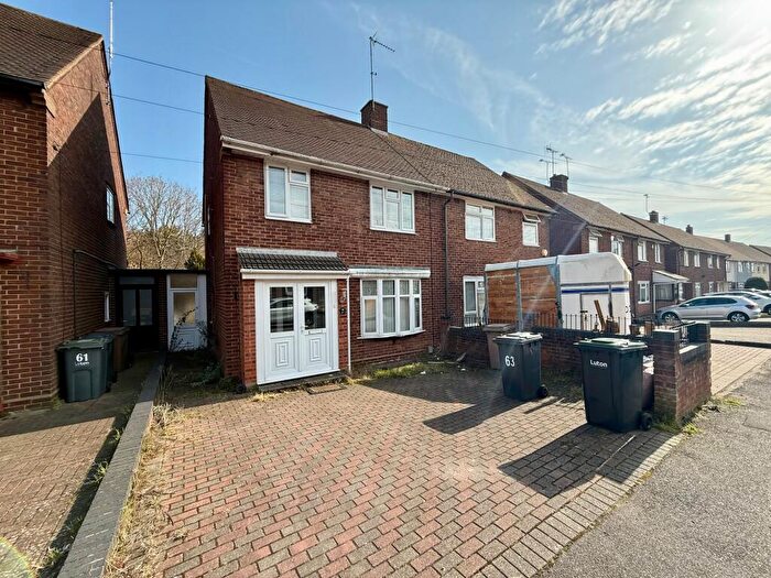 3 Bedroom Semi-Detached House To Rent In Eaton Valley Road, Luton, LU2