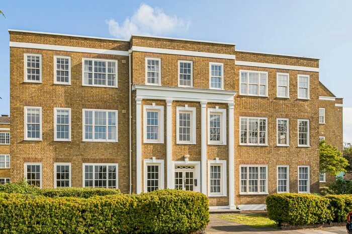 2 Bedroom Flat To Rent In Parkside, Vanbrugh Fields, London, SE3