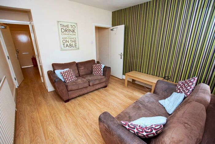 3 Bedroom Terraced House To Rent In Gleave Road, B29