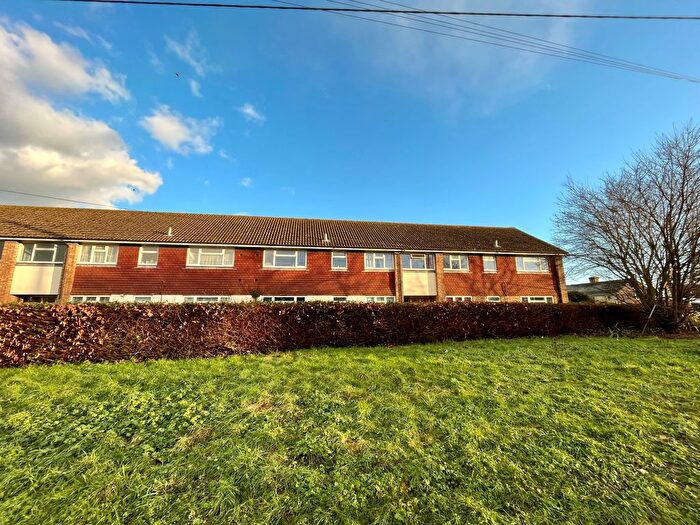 2 Bedroom Flat To Rent In Littlemead, Lewes, BN8