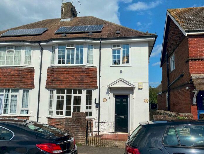 1 Bedroom Ground Flat To Rent In Down Road, Guildford, Surrey, GU1