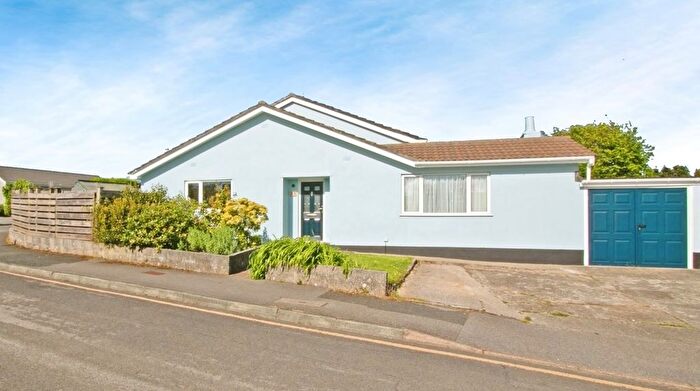 4 Bedroom Bungalow For Sale In Pengelly Way, Threemilestone, Truro, Cornwall, TR3