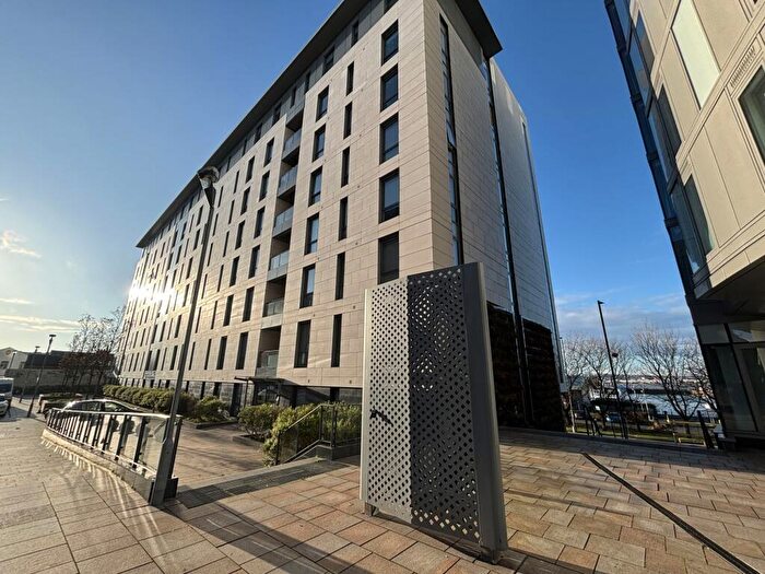 2 Bedroom Apartment For Sale In Parking Space, Liverpool, Merseyside, L8