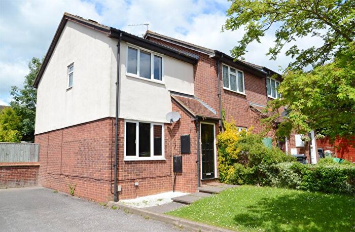 2 Bedroom Semi Detached House To Rent In Flodden Drive, Calcot, Reading, Berkshire, RG31