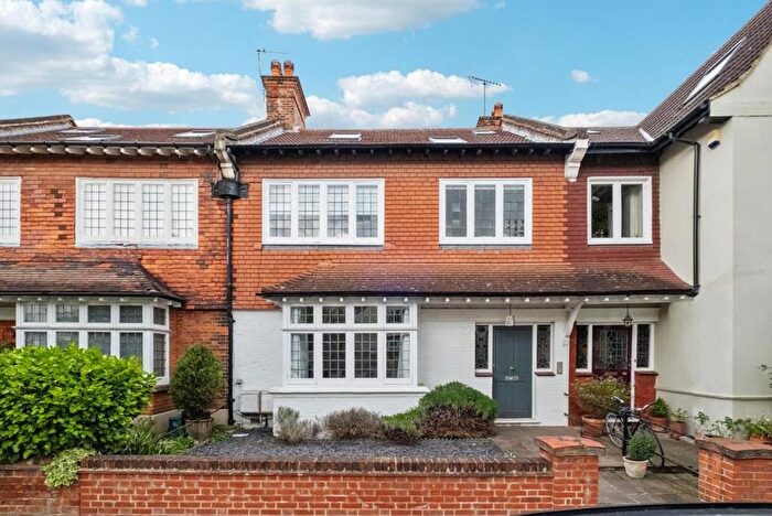 3 Bedroom Flat To Rent In Clavering Avenue, Barnes, SW13