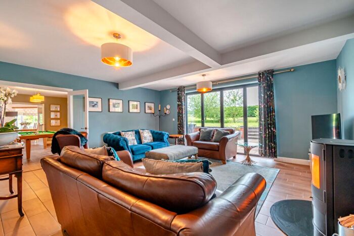 5 Bedroom Detached House For Sale In Tenbury Road, Clows Top, DY14