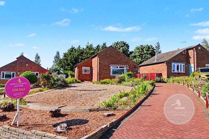 2 Bedroom Bungalow For Sale In Windsor Rise, Hunstanton, King's Lynn, Norfolk, PE36