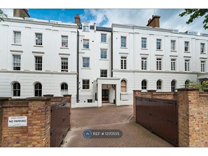 2 Bedroom Flat To Rent In Camberwell Grove, London, SE5