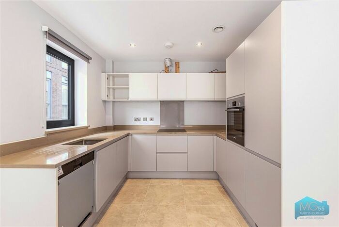 2 Bedroom Flat To Rent In Crouch End Hill, Crouch End, London, N8