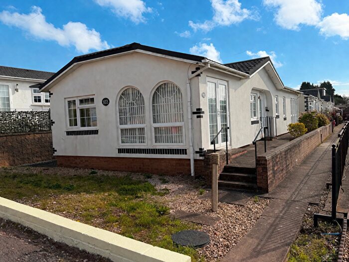 3 Bedroom Mobile/park Home For Sale In Falcon Park Totnes Road, Paignton, TQ4