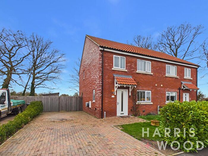 3 Bedroom Semi Detached House For Sale In The Oaks, Great Oakley, Harwich, Essex, CO12
