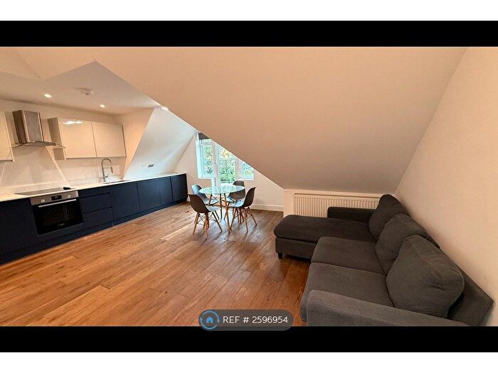 2 Bedroom Flat To Rent In Hendon Lane, London, N3