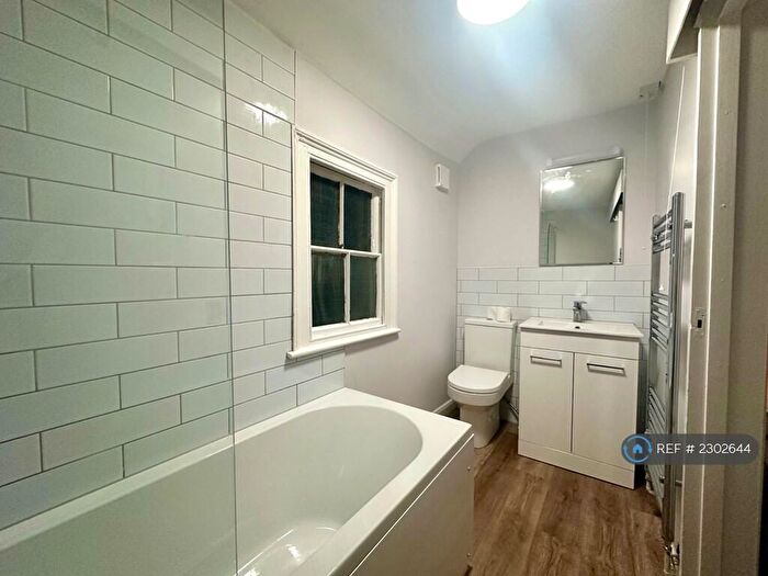 1 Bedroom Flat To Rent In High Street, Eton, Windsor, SL4